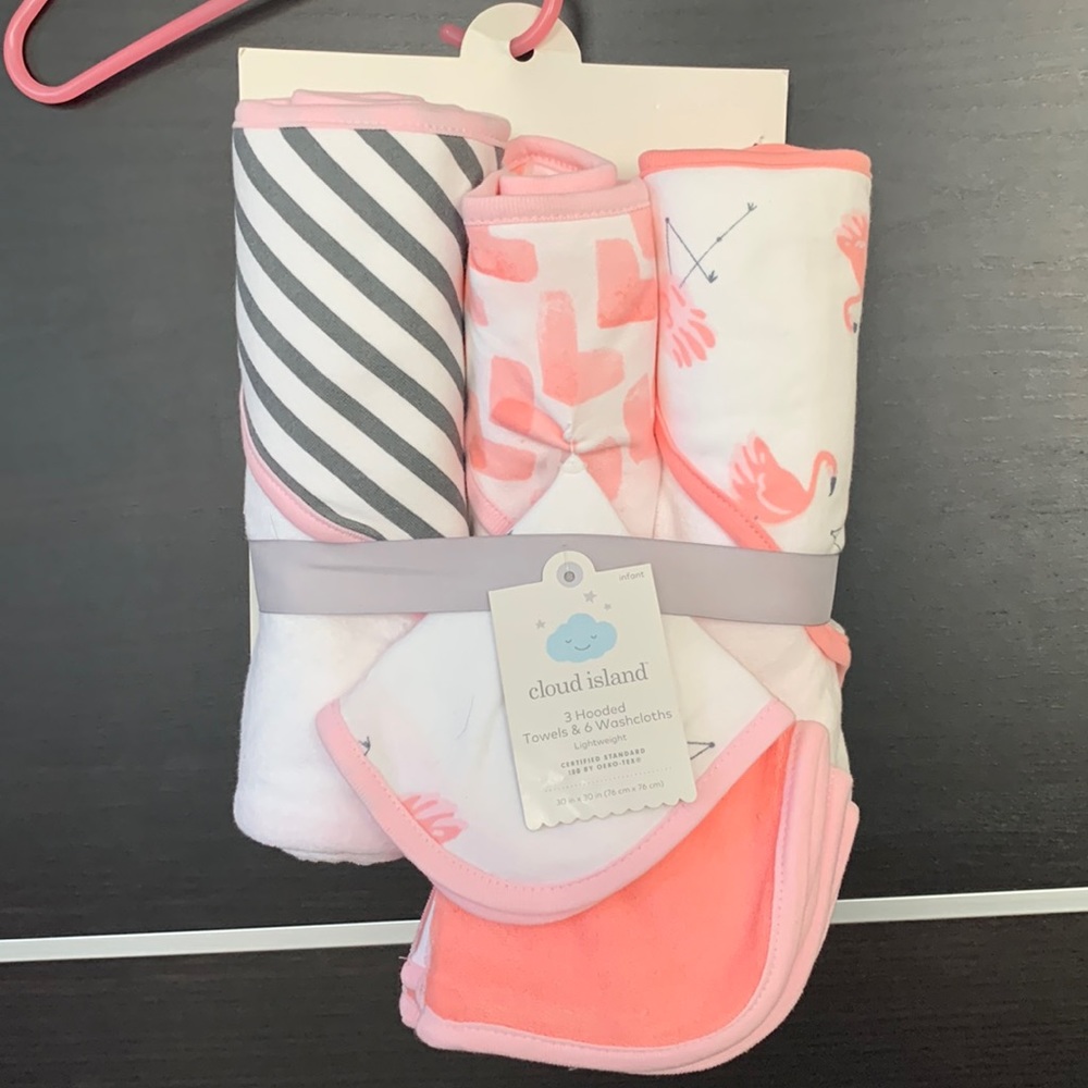 Cloud Island Hooded Towels & Washcloths Set